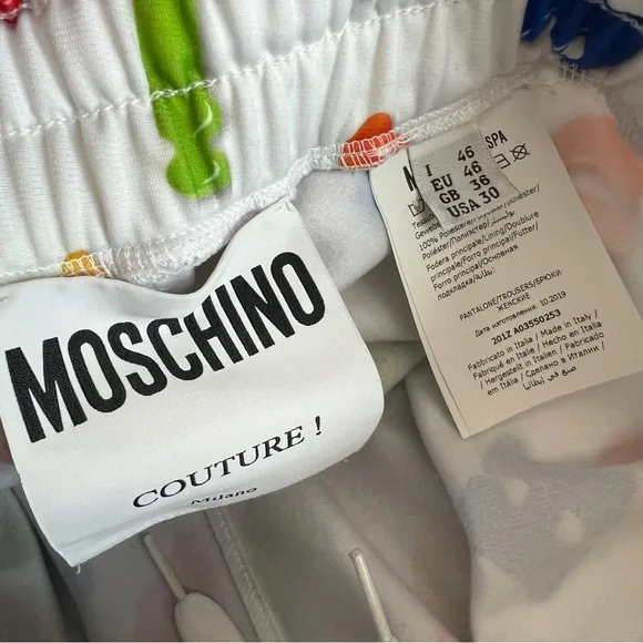 Moschino Refrigerator Magnet Alphabet Graphic Shorts - Picture 6 of 7